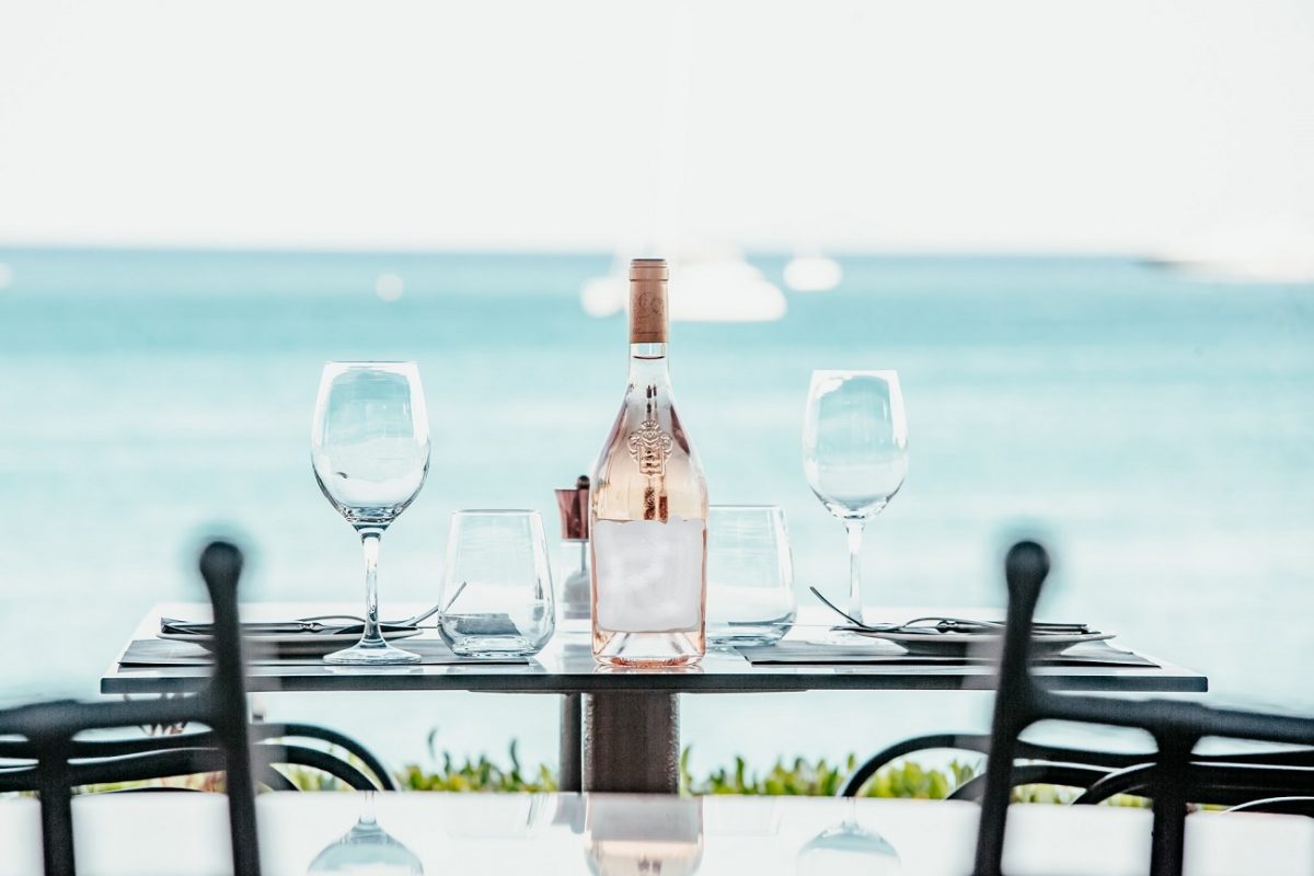 Το Oceanis σε καλεί να γιορτάσεις τα Χριστούγεννα με θέα τη θάλασσα