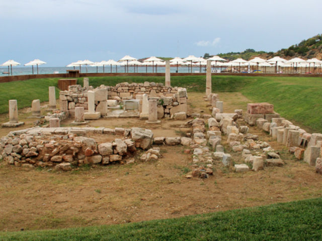 The Temple of Apollo Zoster in Astir Beach