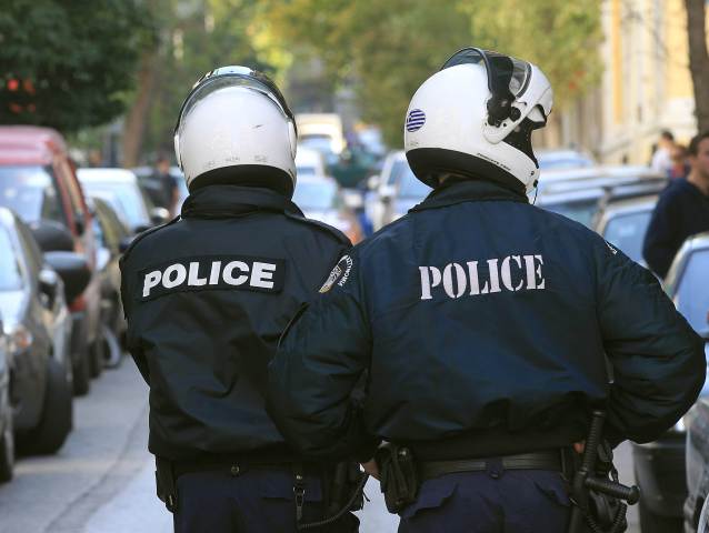 Γλυφάδα: άντρας μαχαίρωσε αστυνομικό