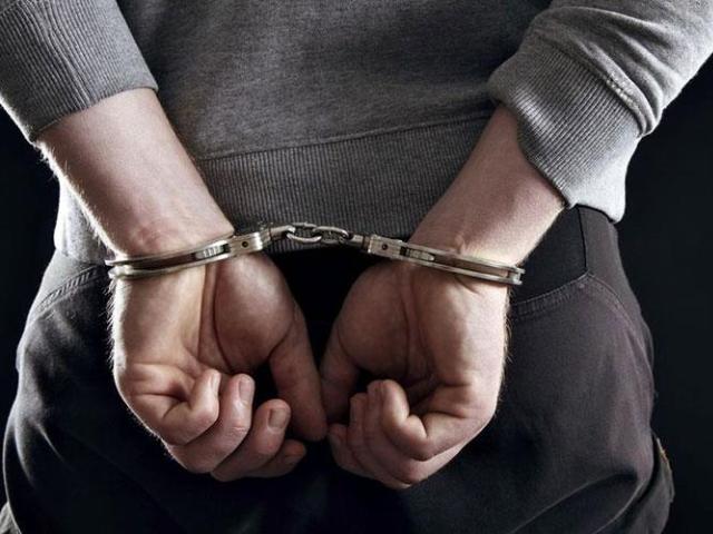 Γλυφάδα: Συνελήφθη άνδρας που παρίστανε τον αστυνομικό