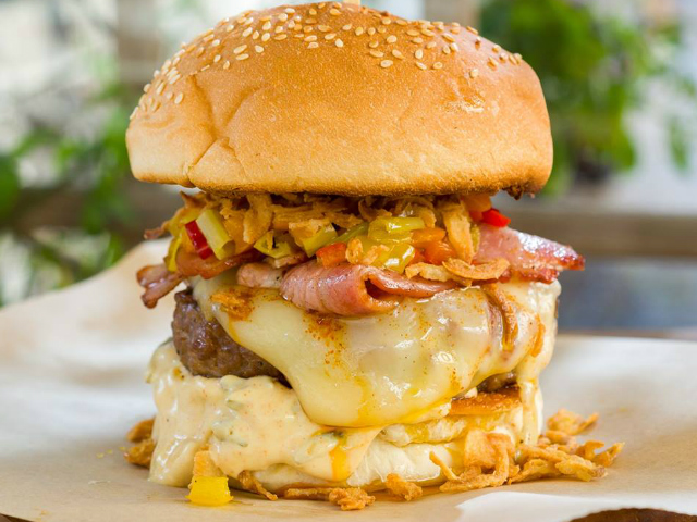 15+1 λόγοι που αγαπάμε το Just Burgers