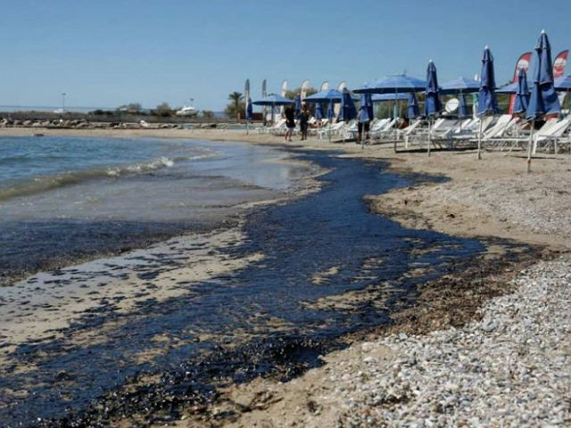 900.000.000 ευρώ οι αποζημιώσεις για τη μόλυνση στον Σαρωνικό