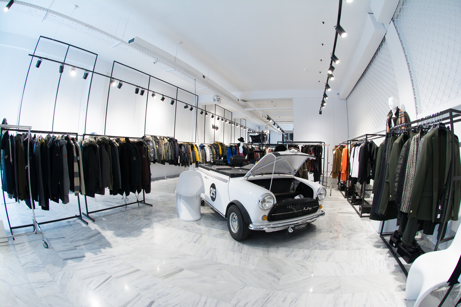 Summer Sale Bazaar από το New Cult
