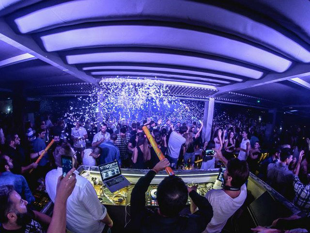 To ΑΚΑΝΘUS πάει κέντρο