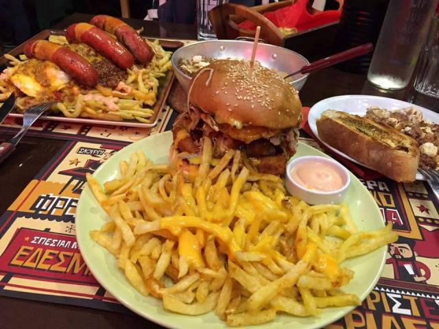 Άνοιξε το ΜΠΑΡ ΜΠΕΕ ΚΙΟΥ στη Νέα Σμύρνη