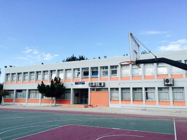 Ανοιχτά τα προαύλια σχολείων κάθε απόγευμα στη Γλυφάδα