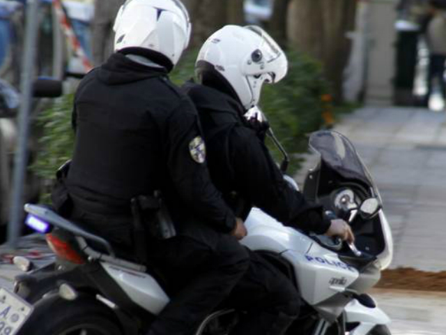 Αργυρούπολη: Έπιασαν στα πράσα κλέφτες αυτοκινήτων