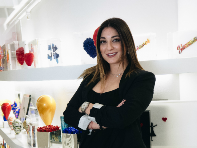 H Νίκη Καποπούλου γεμίζει τέχνη τη Γλυφάδα