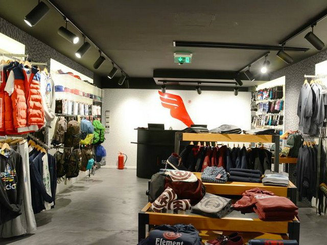 Το Athlete’s Foot τώρα και στη Γλυφάδα