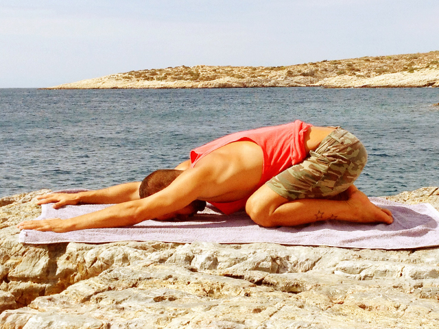 Balasana και Bidalasana
