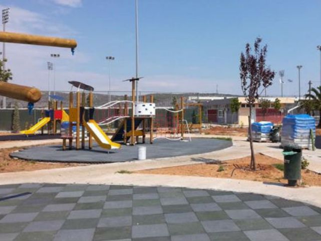 Βανδαλισμοί στη νέα παιδική χαρά στο Αλώνι της Βάρης