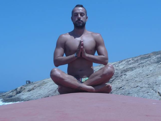 Bελτιώστε (κυριολεκτικά) την ισορροπία σας με yoga