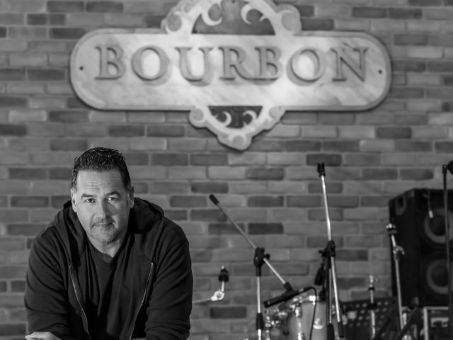 Το Bourbon γράφει τη δική του (ροκ) ιστορία στα νότια προάστια