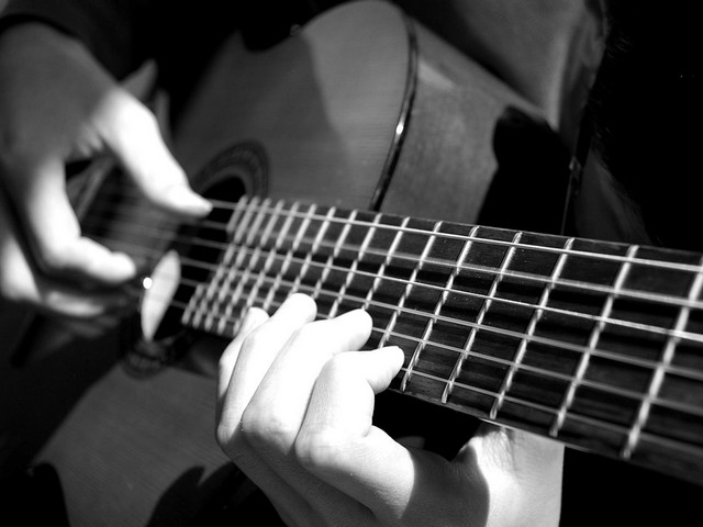 Το βράδυ ονειρευόμαστε με παλιά αγαπημένα τραγούδια