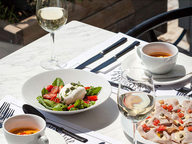 Corallo Nero: Ιταλική μαεστρία σε ένα ιστορικό ξενοδοχείο στο Παλαιό Φάληρο