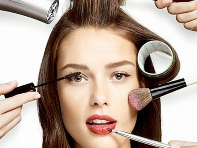 Cour de beauté: Απογείωσε την ομορφιά και τη λάμψη σου τις μέρες των γιορτών!