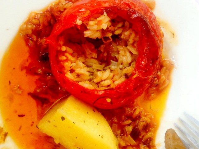 Αν δεν ξέρεις τον Διονύση στο Ελληνικό δεν ξέρεις τι σημαίνει σπιτικό φαγητό