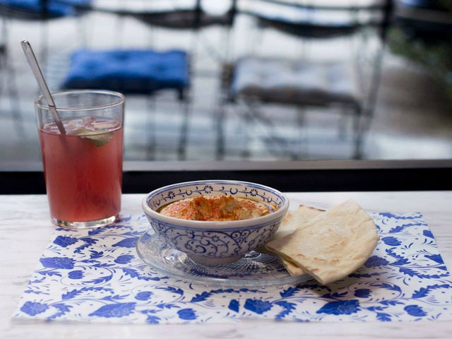 Δώσε και σε μένα Baba (Ganoush)