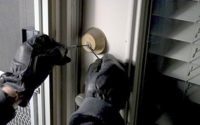 Διαρρήκτες έπεσαν πάνω σε σκελετό και έφυγαν με 28.000€