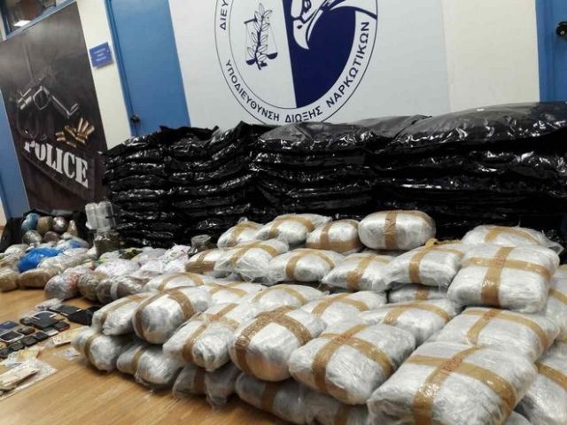 Εξαρθρώθηκε εγκληματική οργάνωση που θα διοχέτευε ναρκωτικά στα Νότια Προάστια και την Μύκονο