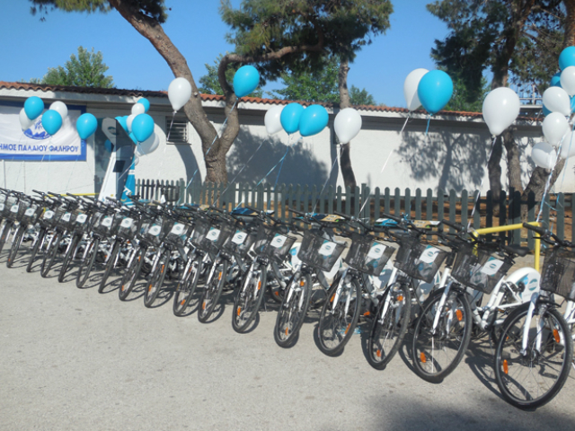 Εγκαινιάστηκε το σύστημα κοινοχρήστων ποδηλάτων στο Παλαιό Φάληρο