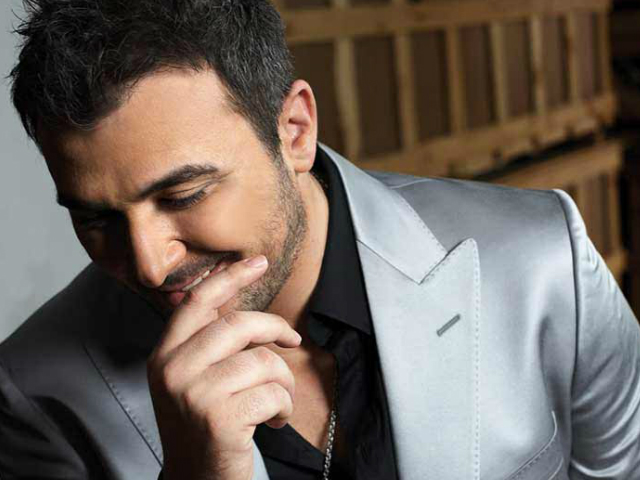 Εκρηκτική πρεμιέρα για τον Αντώνη Ρέμο στο Αθηνών Αρένα