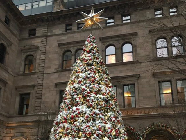 Ελληνικό – Αργυρούπολη σε Χριστουγεννιάτικο κλίμα