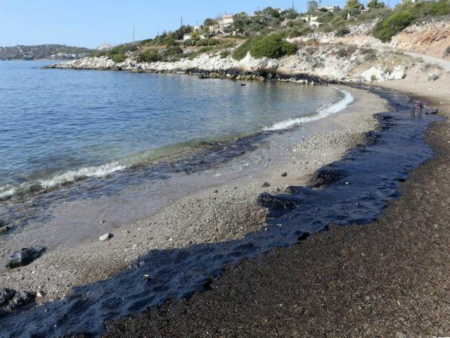 Το Ελληνικό Κέντρο Θαλάσσιων Ερευνών τοποθετείται για τη ρύπανση στο Σαρωνικό