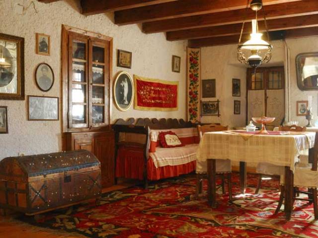 Ετοιμάζεται Λαογραφικό Μουσείο στη Βάρη