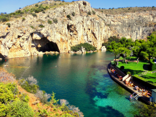 Forbes: Η Λίμνη της Βουλιαγμένης στα 10 καλύτερα μέρη της Ελλάδας