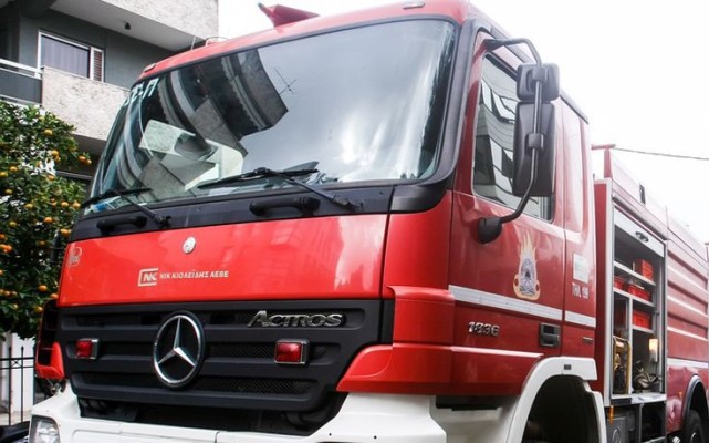 Φωτιά στο προαύλιο του 2ου Γυμνασίου Βούλας