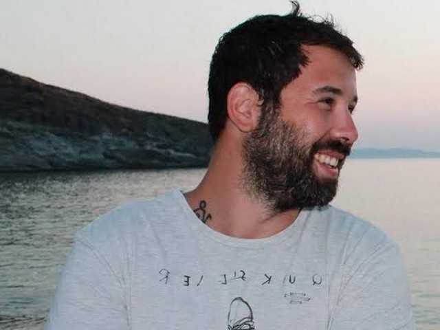 Γιάννης Τσόγκας: “Στο Λονδίνο οι Έλληνες θεωρούνται αγενείς, αλλά και εφευρετικοί”