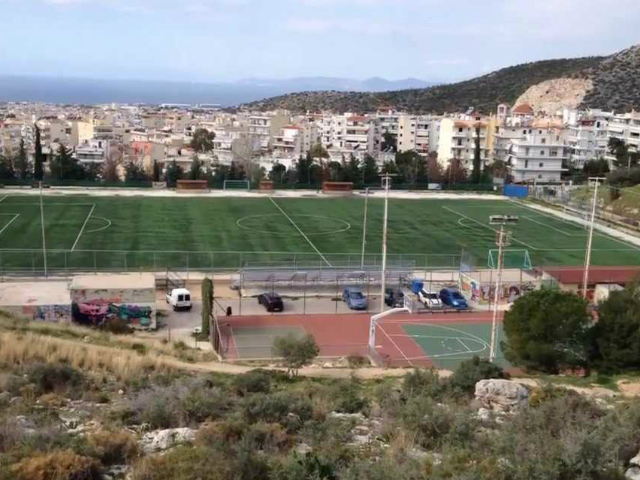 Γλυφάδα: Κουκουλοφόροι εισέβαλαν στο γήπεδο της Τερψιθέας