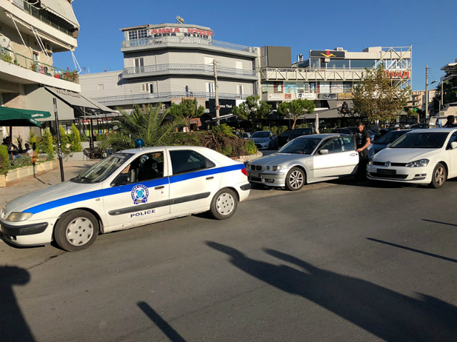 Η μυστηριώδης γυναίκα που «χαρακώνει» βρέφη στα Νότια Προάστια