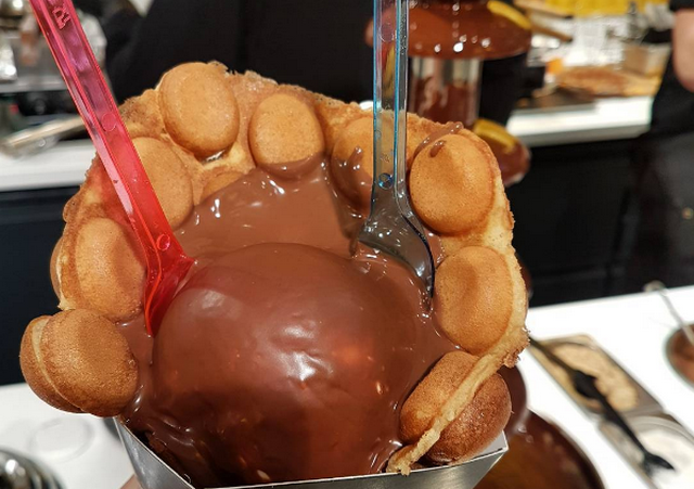 Η βάφλα σε χωνάκι του Bufala Gelato