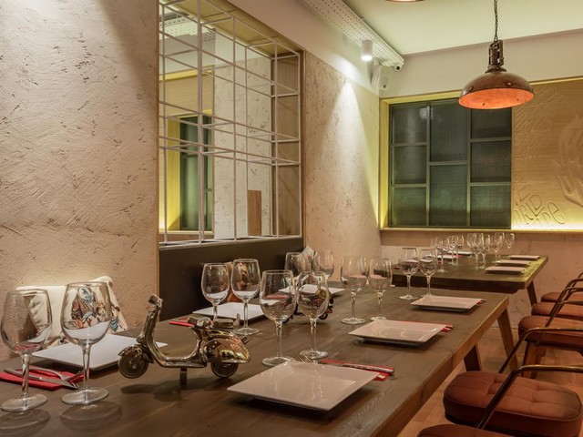 Η Bella Vespa ανάβει τα φώτα της και βάζει μπροστά