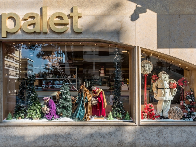 Η βιτρίνα του Palet ‘μοσχοβολά’ Χριστούγεννα