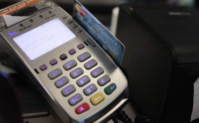 Η εφορία θα κληρώσει 1.000 ευρώ σε 1.000 τυχερούς