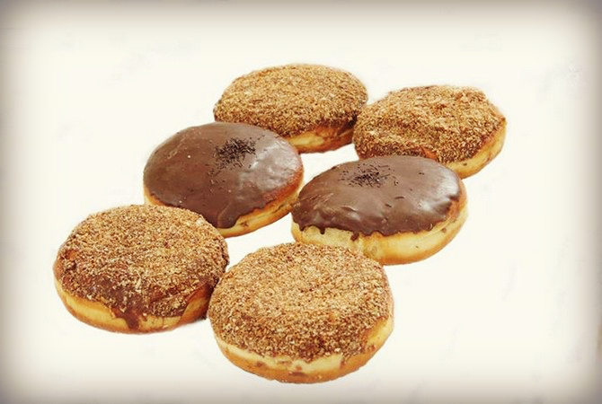 Η επέλαση των Nanou Donuts σταμάτησε στη Βουλιαγμένη