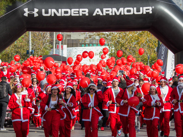 Η Γλυφάδα πλημμύρισε αγιοβασίληδες για το 4ο Santa Run
