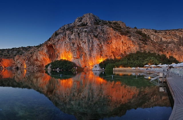 Η λίμνη Βουλιαγμένης