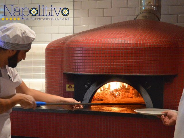 Η Μαρίνα Φλοίσβου αποκτά τη δική της Ναπολιτάνικη pizzeria
