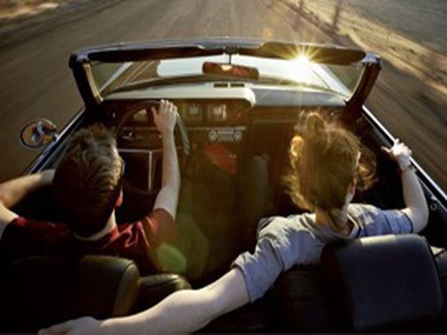 Η Τατιάνα Τζινιώλη μας παρασύρει στο δικό της Roadtrip