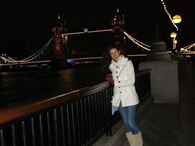 Ή τώρα ή ποτέ, σκέφτηκε η Πάττυ Χατζή όταν έκλεισε εισιτήριο χωρίς επιστροφή για την Αγγλία