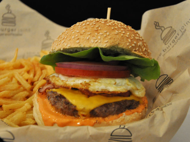 Το Hangover burger στο Burger Joint