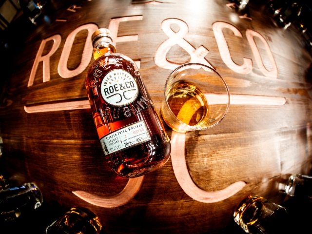To Ιrish whiskey ROE&CO στην οικογένεια της Diageo