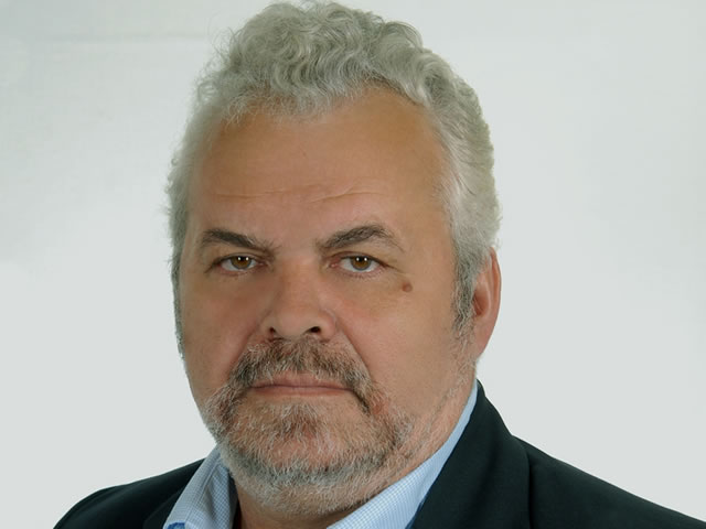 Ιωάννης Μέγας: “Πιο φωτεινή Γλυφάδα”