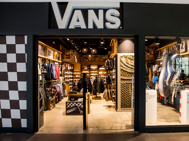 Καιρός ήταν τα Vans να μας έρθουν και πιο ‘νότια’