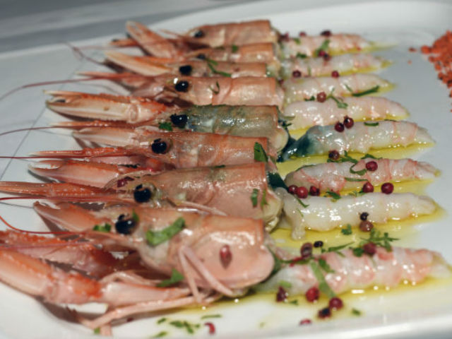 Το καραβιδάκι sashimi από τον Δουράμπεη