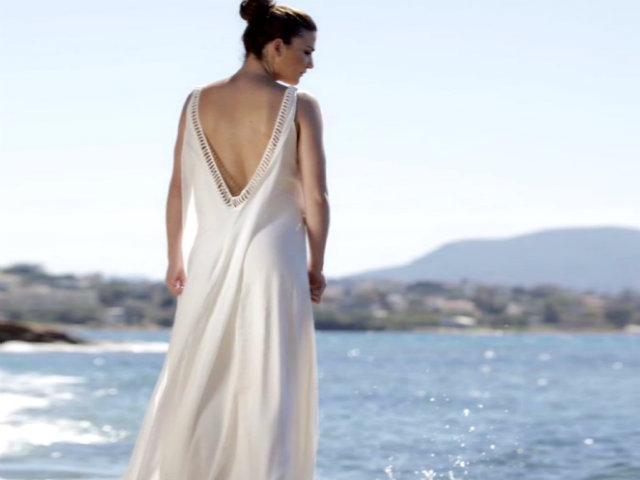 Το λευκό εξώπλατο φόρεμα του Fashion in my Closet